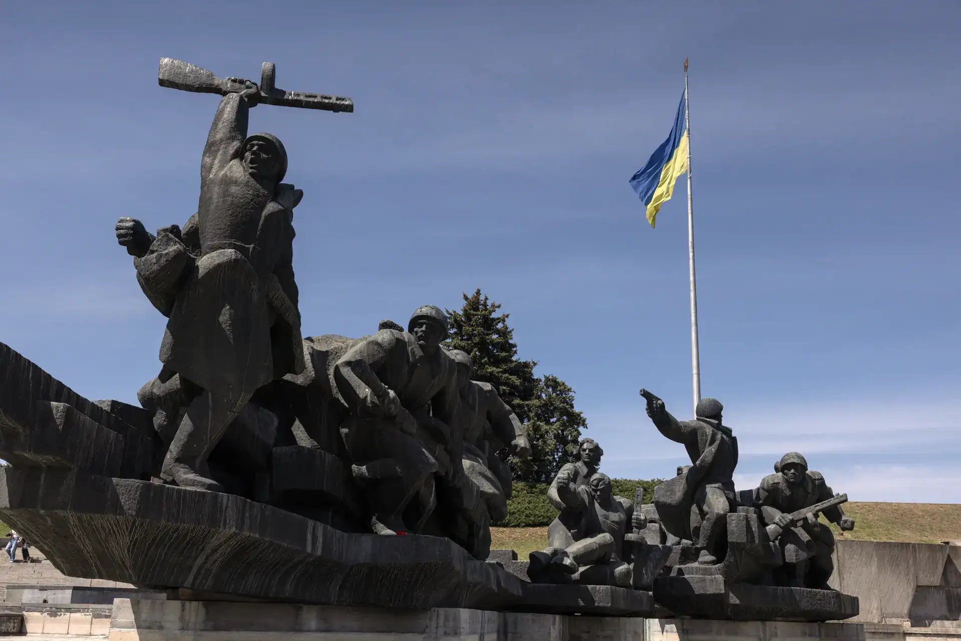 Ukraine, Russia ceasefire strained as both sides report weekend attacks