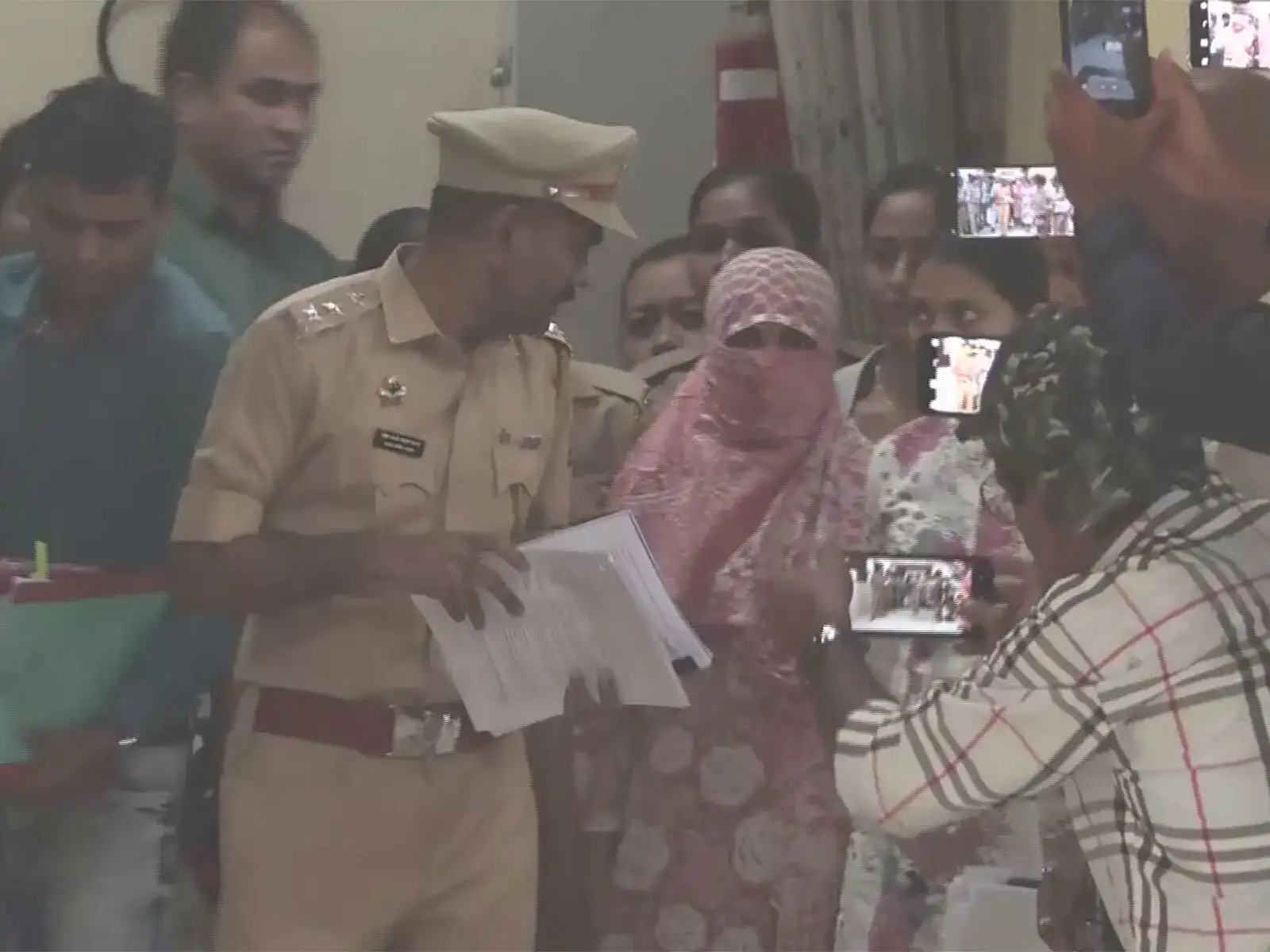 TCS Nashik case: AIMIM corporator Mateen Patel faces demolition notice after Nida Khan's arrest