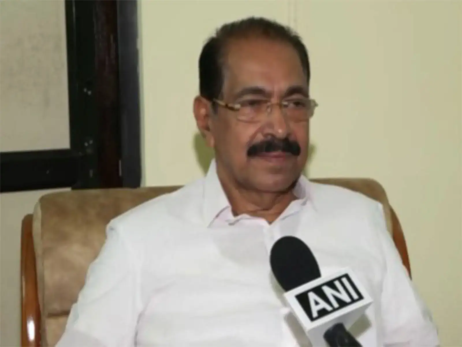 Congress high command seeks wider consultations as Kerala CM decision remains elusive