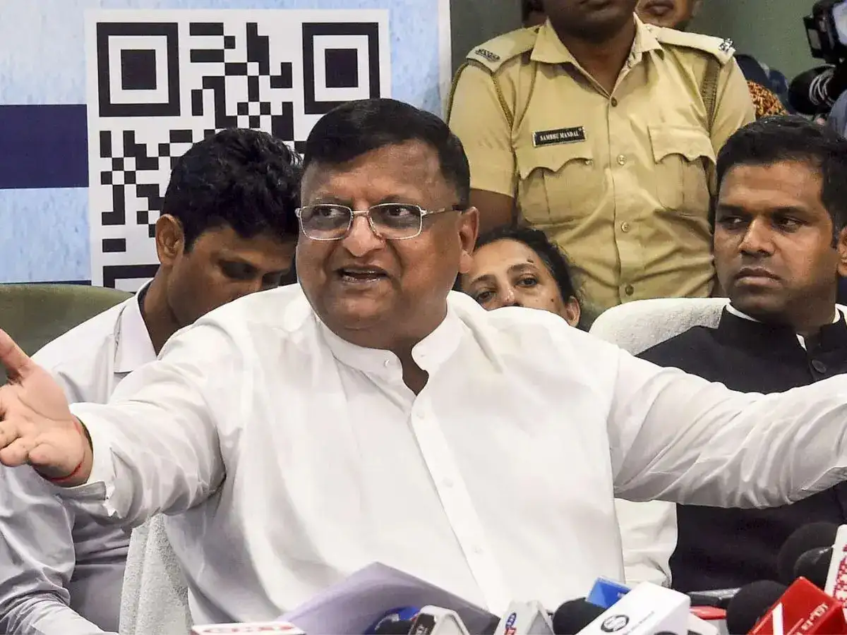 Who is IITian Manoj Agarwal, West Bengal’s new chief secretary, and why is the opposition criticising his appointment?