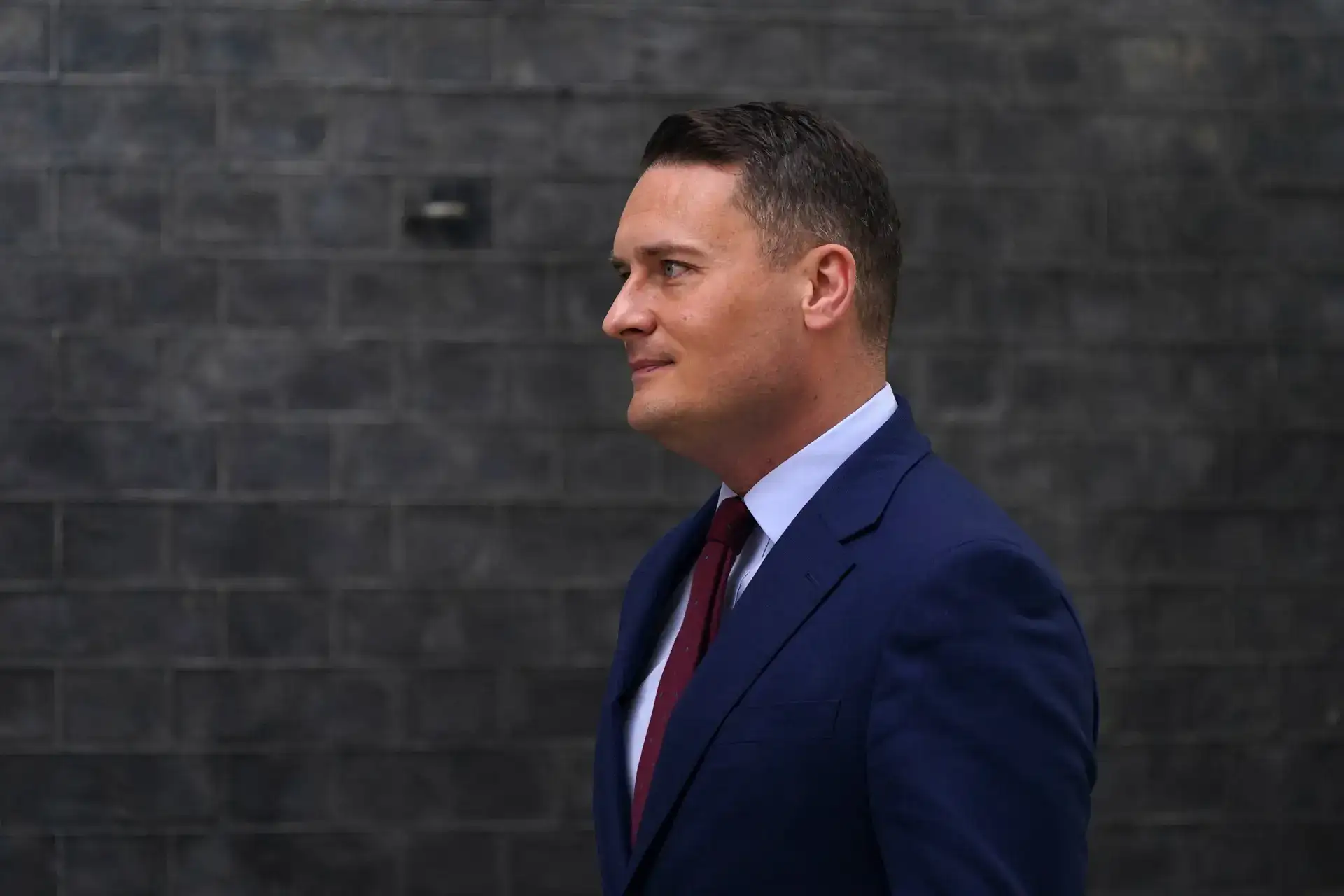 Starmer faces leadership challenge as health secretary Streeting readies to quit cabinet