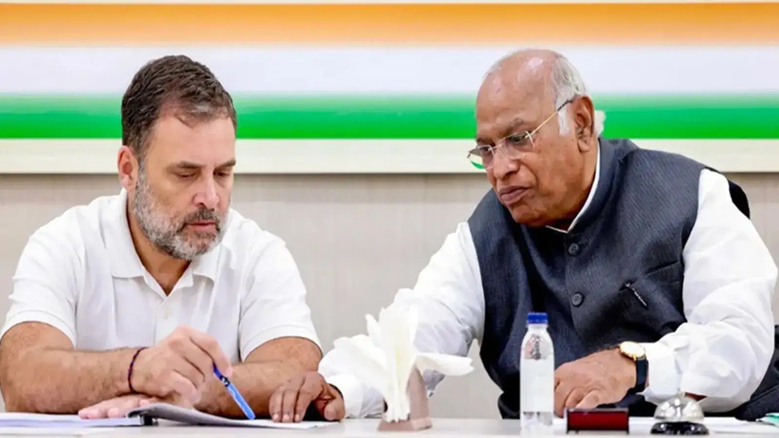 Mallikarjun Kharge and Rahul Gandhi hold talks, Congress to name Kerala CM today