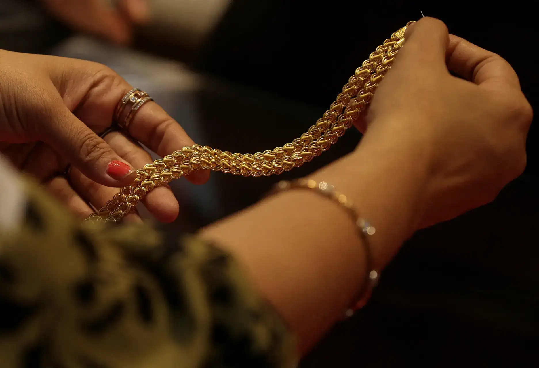 Government tightens rules for duty-free gold imports, caps quantity at 100 kg per licence