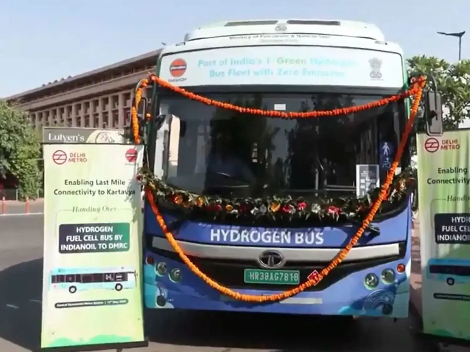 DMRC launches hydrogen-fueled shuttle buses in Central Vista