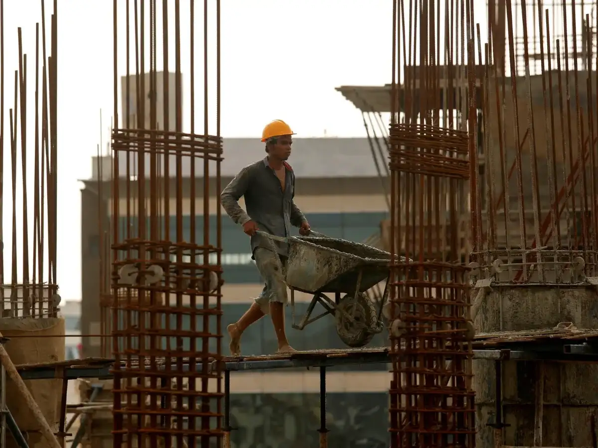Unincorporated establishments surge to over 9 cr; jobs hit 15-cr mark: Govt survey