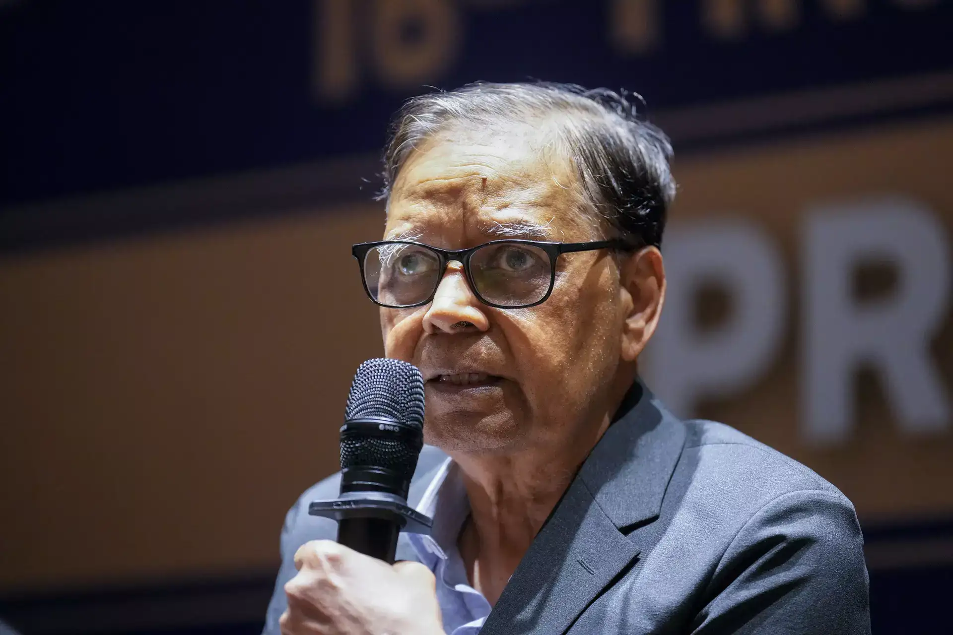 ‘100 is just a number...let rupee depreciate or reserves will bleed out’: 16th Finance Commission chief Arvind Panagariya’s advice to RBI