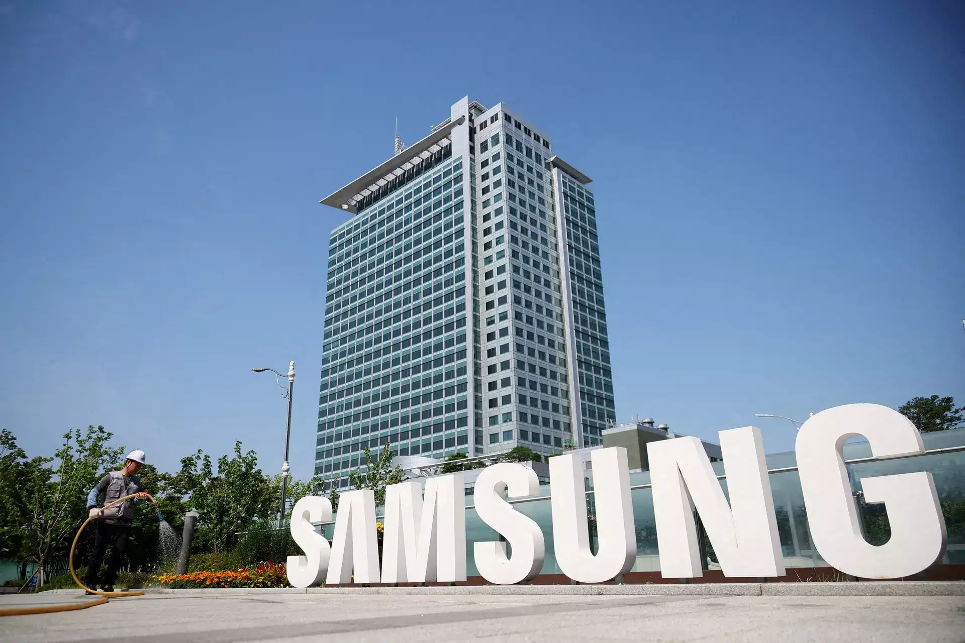 Samsung union to start vote on tentative wage deal