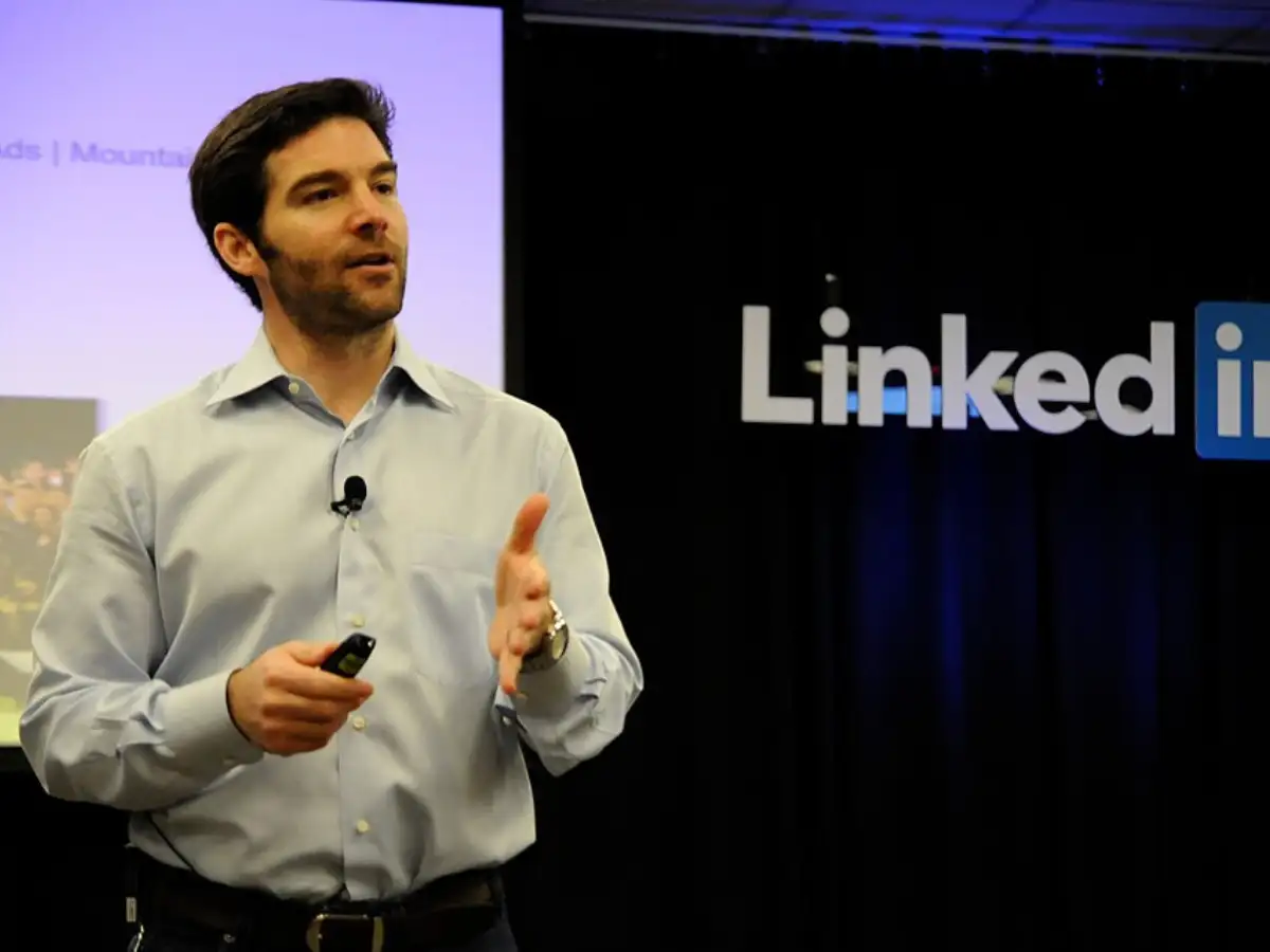 LinkedIn CEO Jeff Weiner says these 3 sentences can turn around an underperforming employee