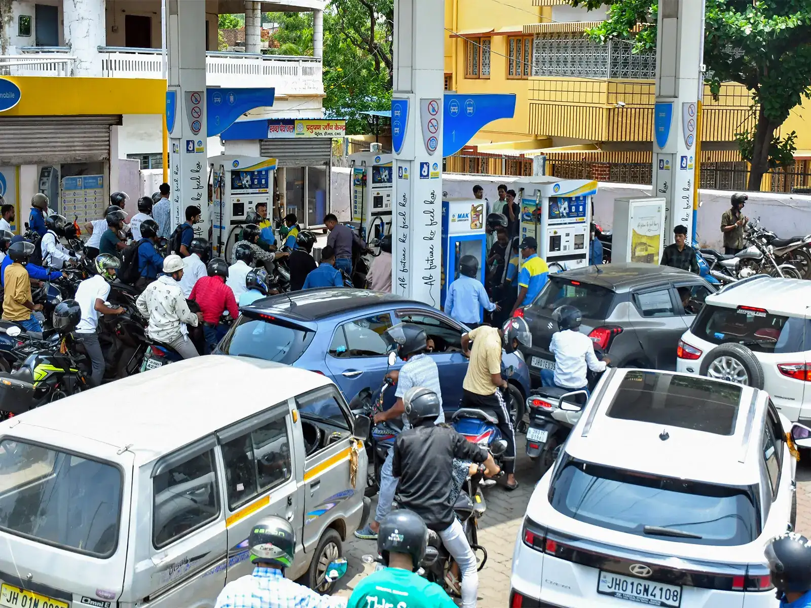 'Modi govt looting citizens, only cares about profits of oil companies': Congress laments fresh fuel price hike