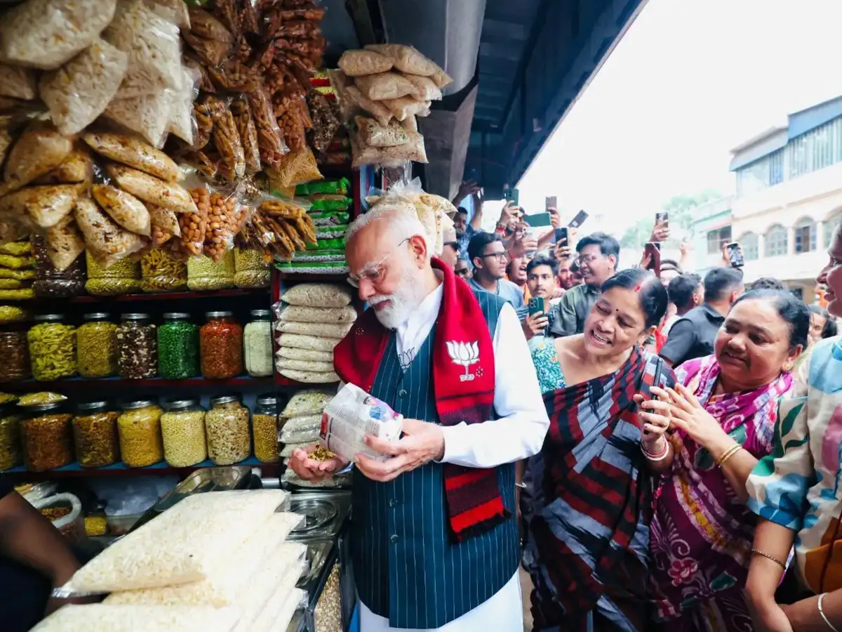 Bengal: Security tightened at 'jhalmuri' stall, which PM visited, after owner gets death threats