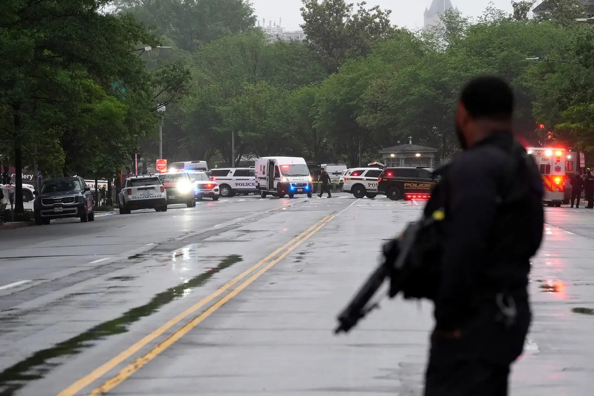 Shots fired near White House during Trump's Iran talks; suspect dead, bystander injured