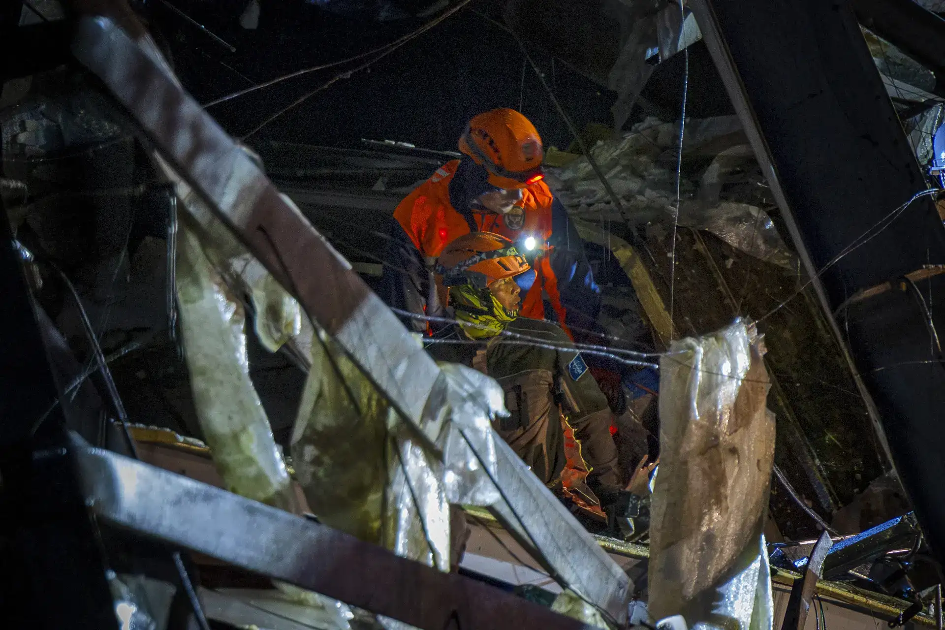Dozens feared trapped in Philippines building collapse