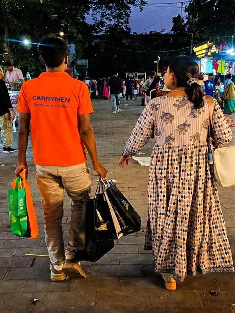 Delhi’s Lajpat Nagar now offers Rs 149/hr assistants to carry bags, wait in queues and even set up chairs. Check details