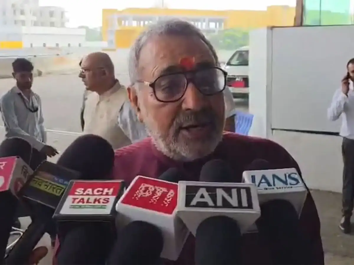 Doesn't understand India, trying to incite youth against PM: Giriraj Singh slams Rahul Gandhi for 'govt will fall' remark