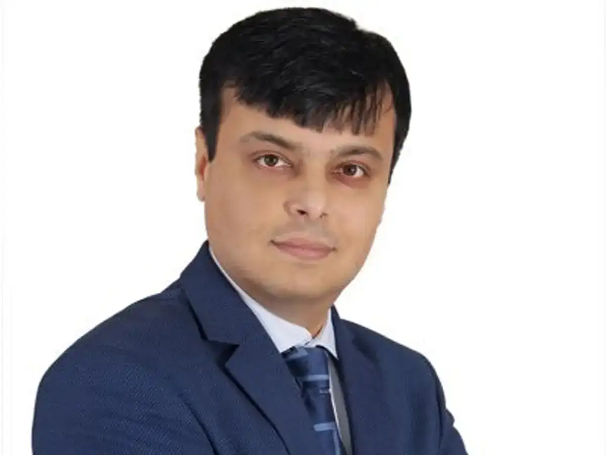 Vinay Rajani sees Nifty extending rally toward 24,400; recommends PFC and L&T Finance