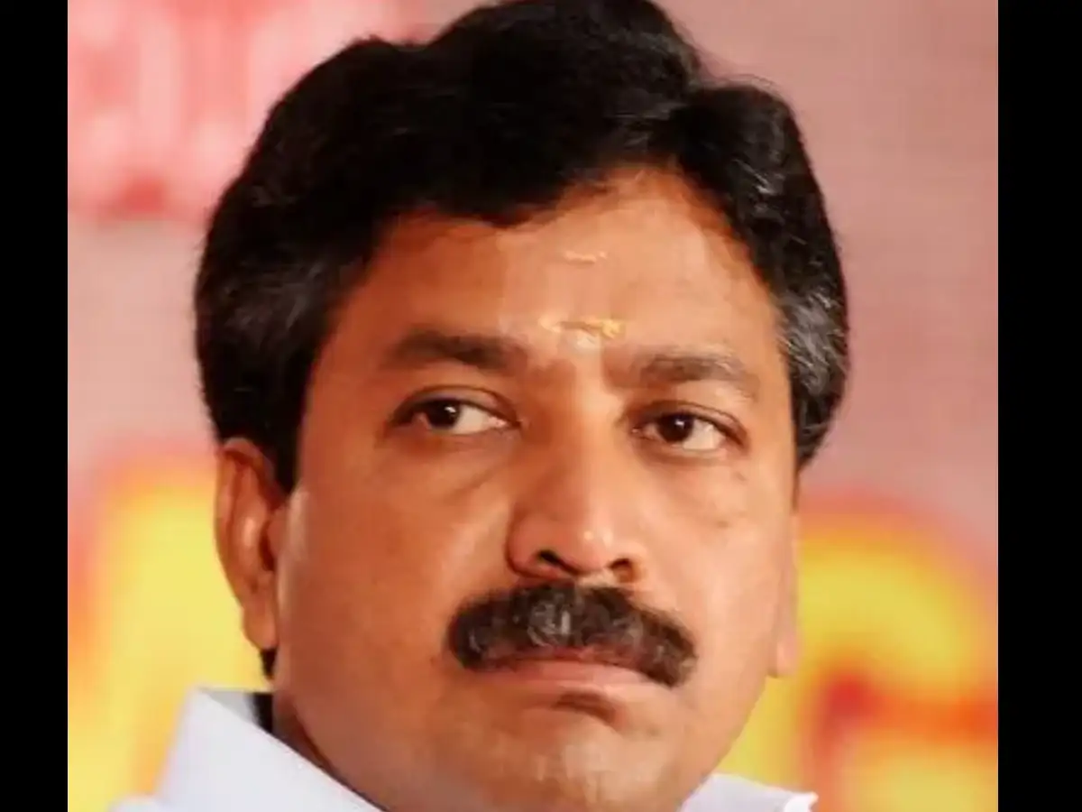 Three AIADMK rebel MLAs tender resignation, five party legislators switch to EPS camp