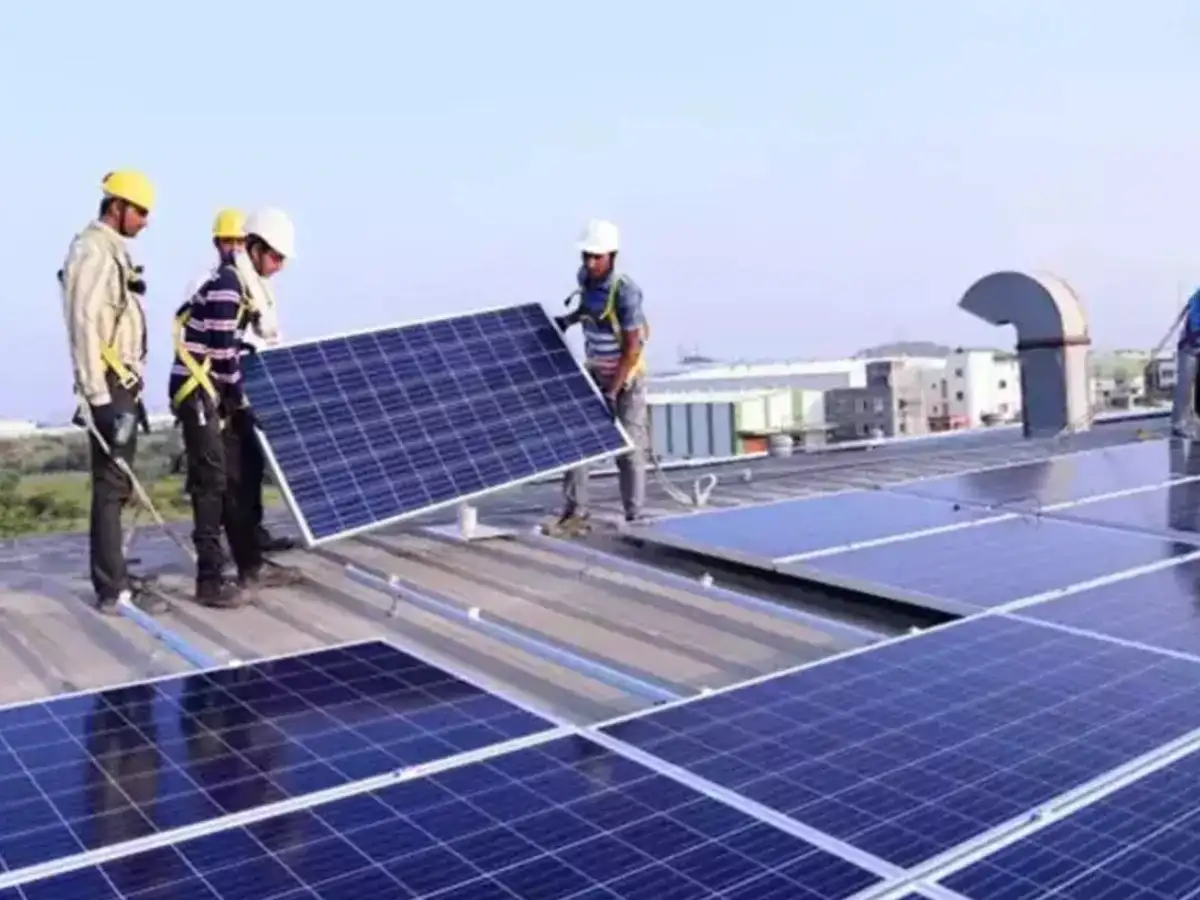 Discoms told to commission rooftop solar units by May 31