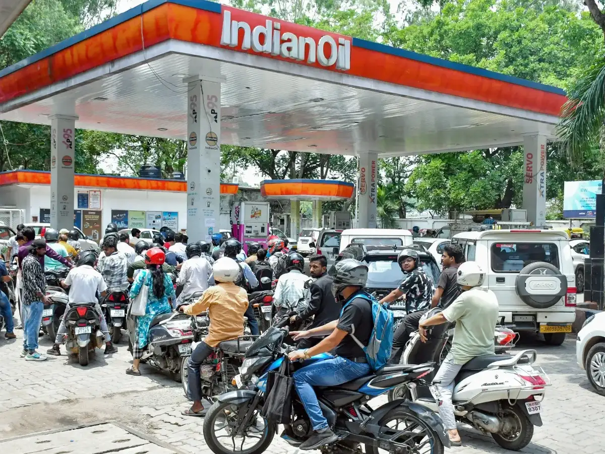 Indian Oil Corp buys 5 million barrels of crude from West Africa, Middle East, sources say