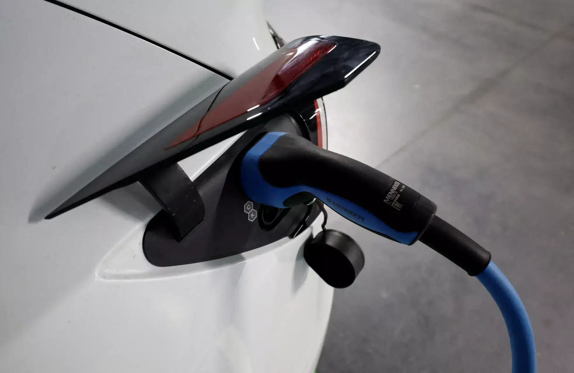 EV sales in fast lane but Motown treads the middle path