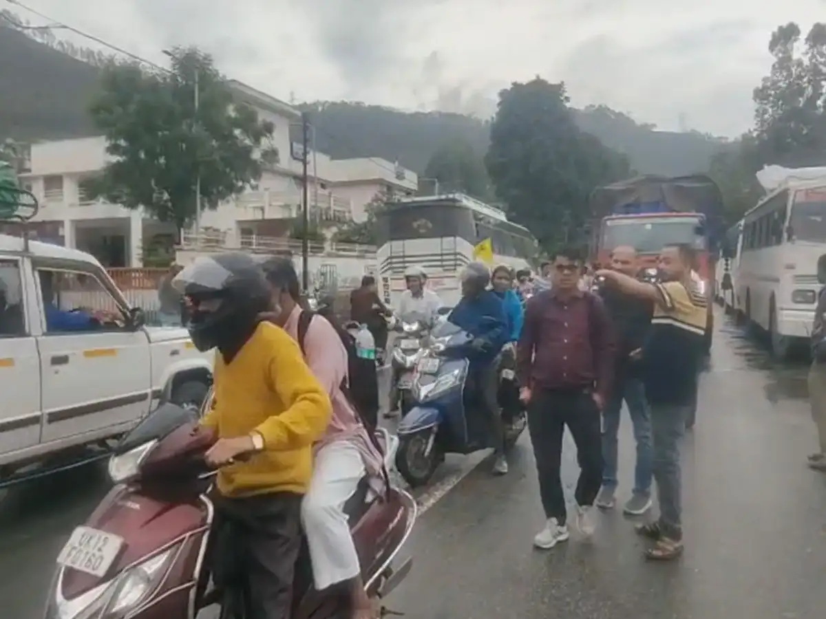 Badrinath, Kedarnath, Hemkund Sahib yatra temporarily halted due to heavy rainfall