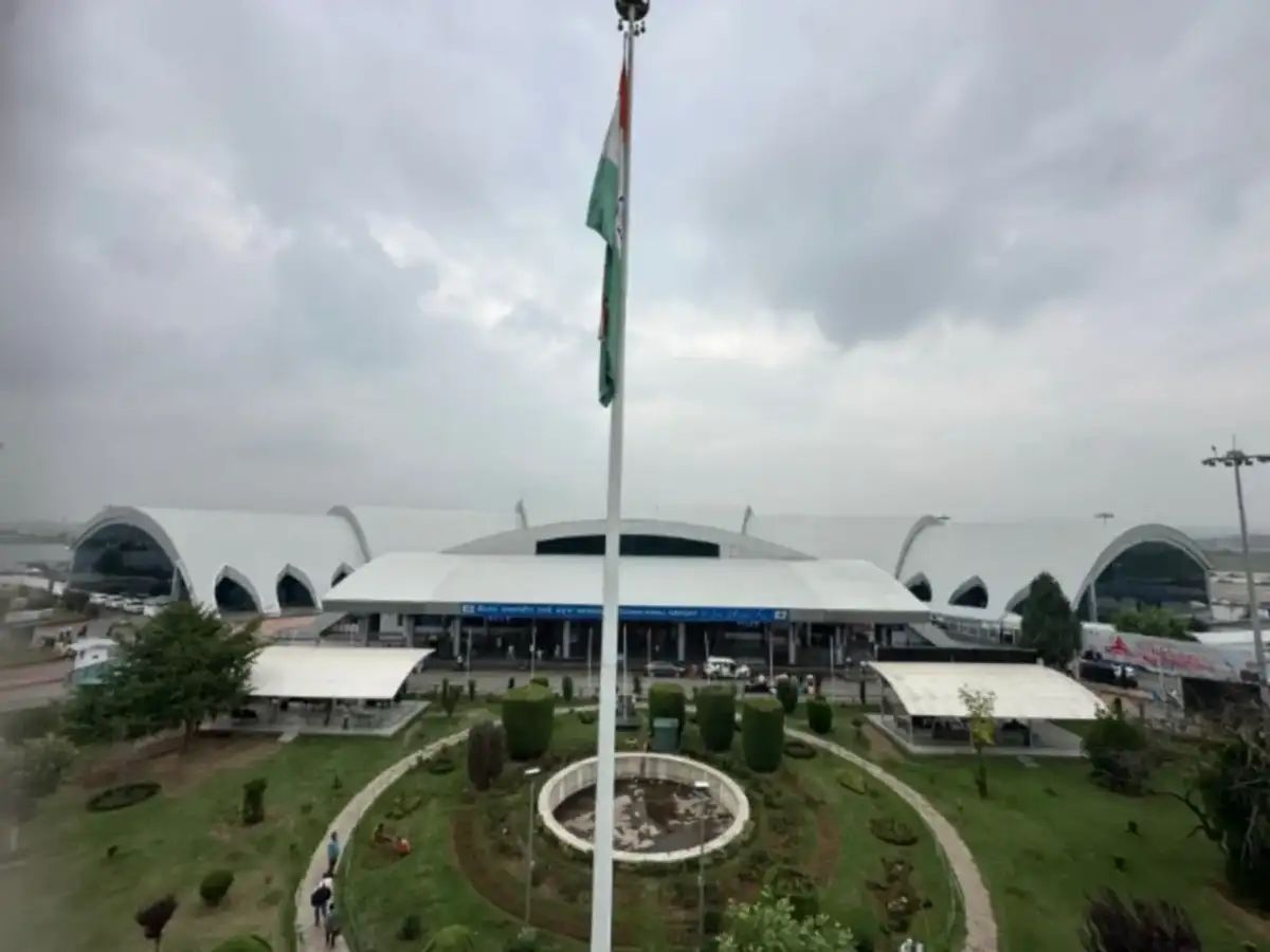 Srinagar Airport announces partial runway closures for maintenance starting July 2026; total runway shutdown from October 1
