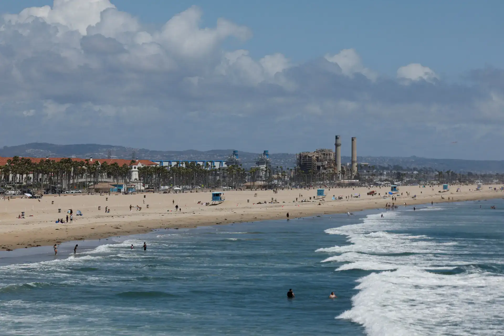 20-year-old trapped in quicksand at South Australia’s Glenelg beach
