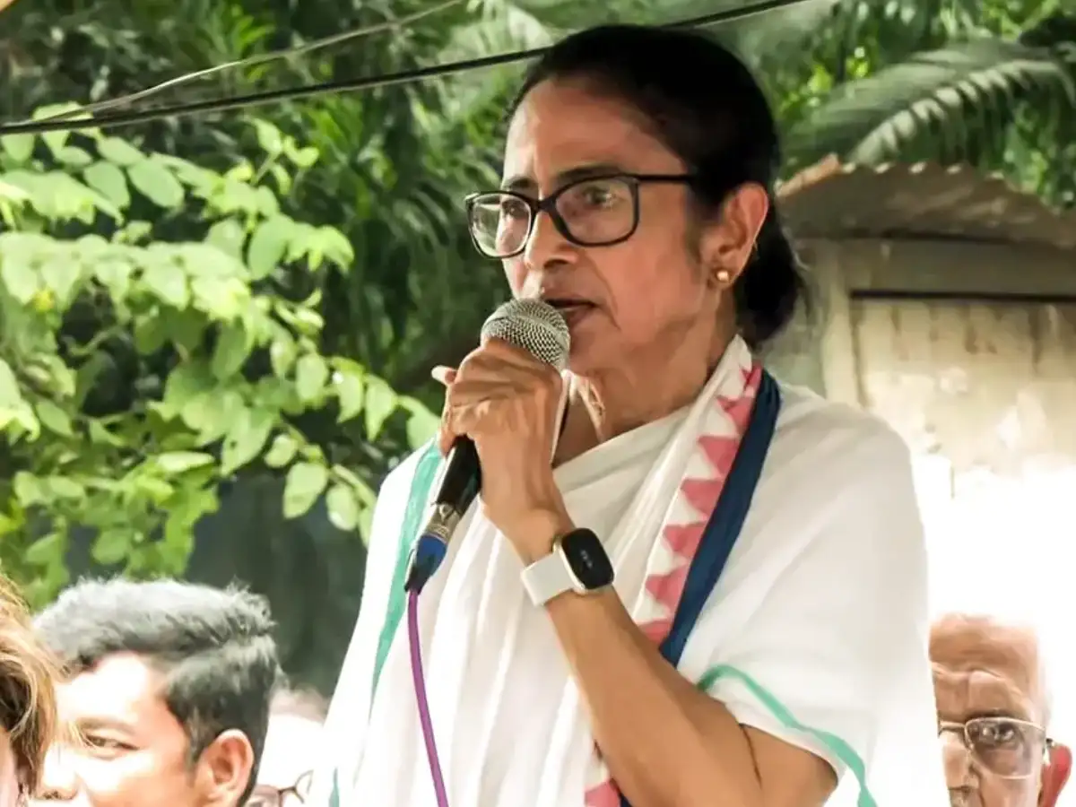 Will not abandon TMC workers: Mamata at Kolkata dharna to protest 'post-poll violence'