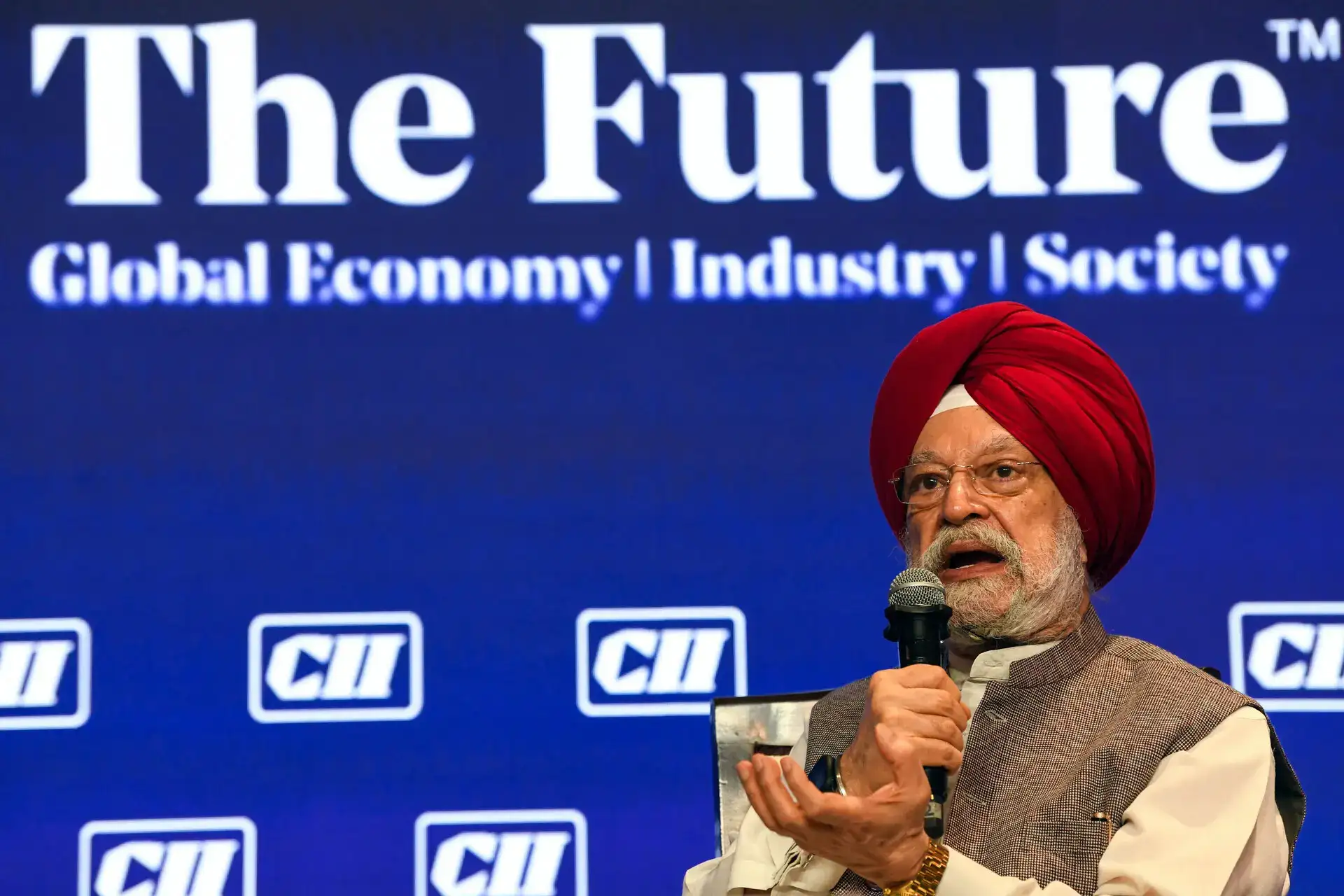 Govt considering policy to support affordable adoption of E85 fuel: Hardeep Singh Puri