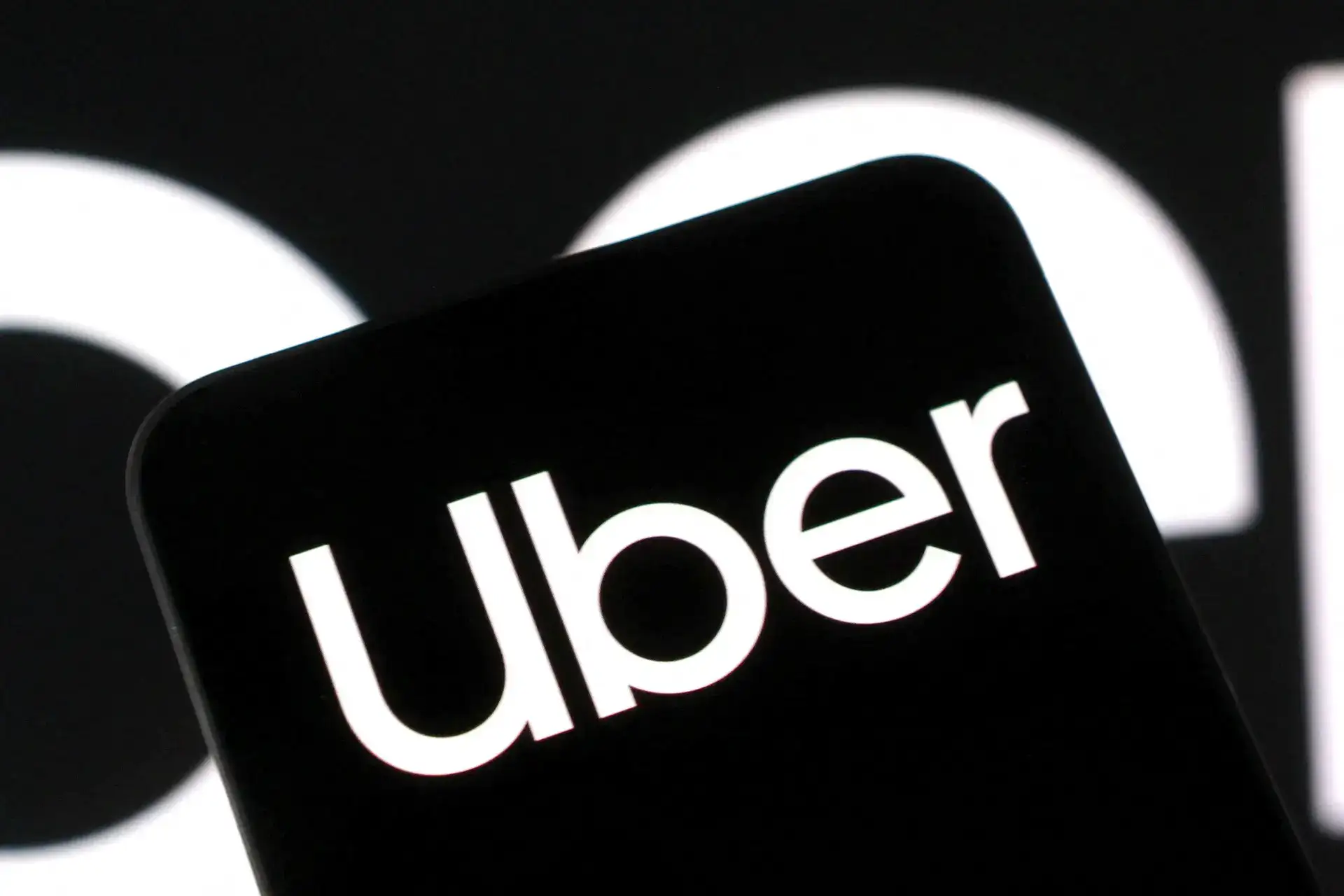 Uber slashes 23% of HR and recruitment jobs, says AI isn't the reason - here's why Uber is laying off employees