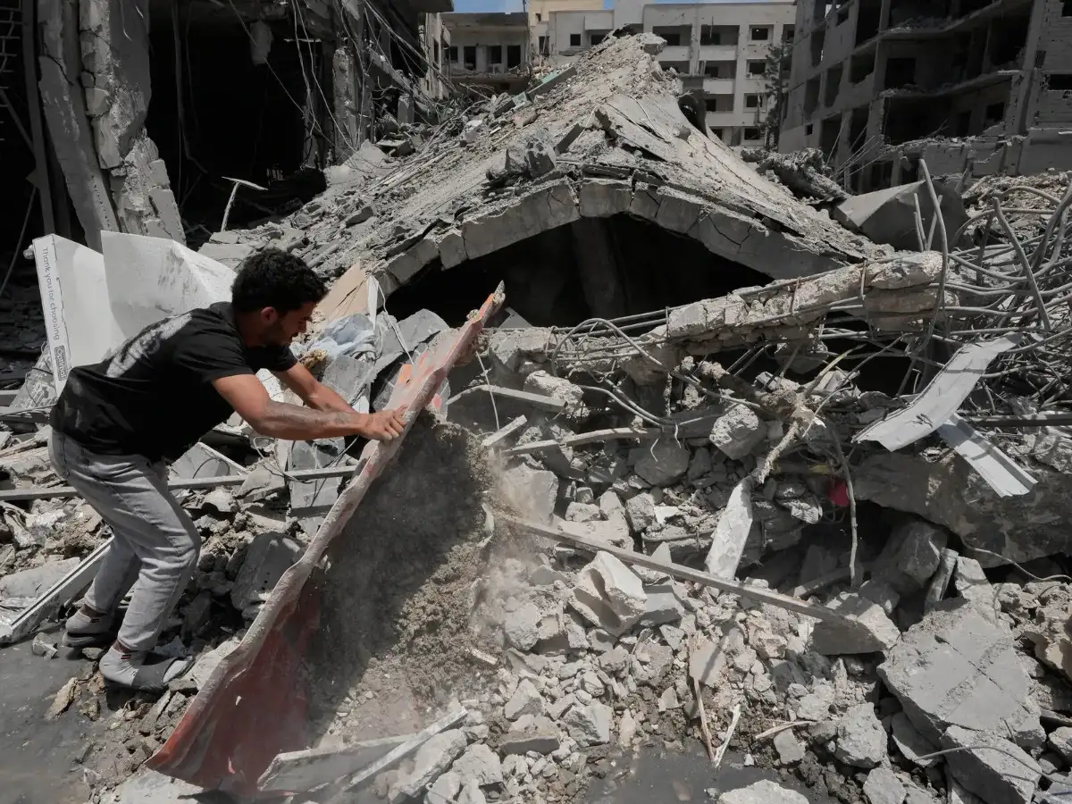 Israel and Lebanon agree to implementation of ceasefire
