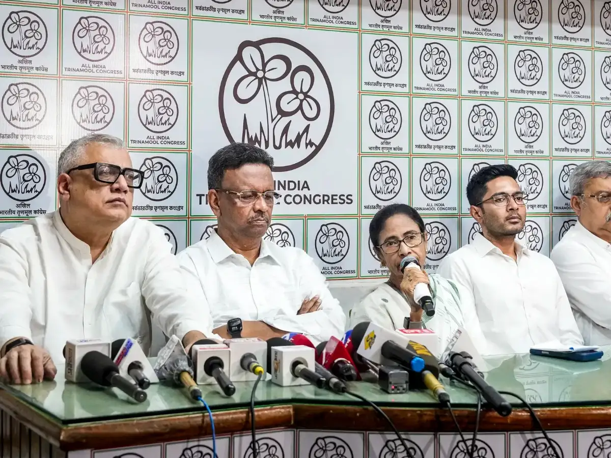 Holding the flock together: Mamata Banerjee reaches out to rebels as TMC battles further fragmentation
