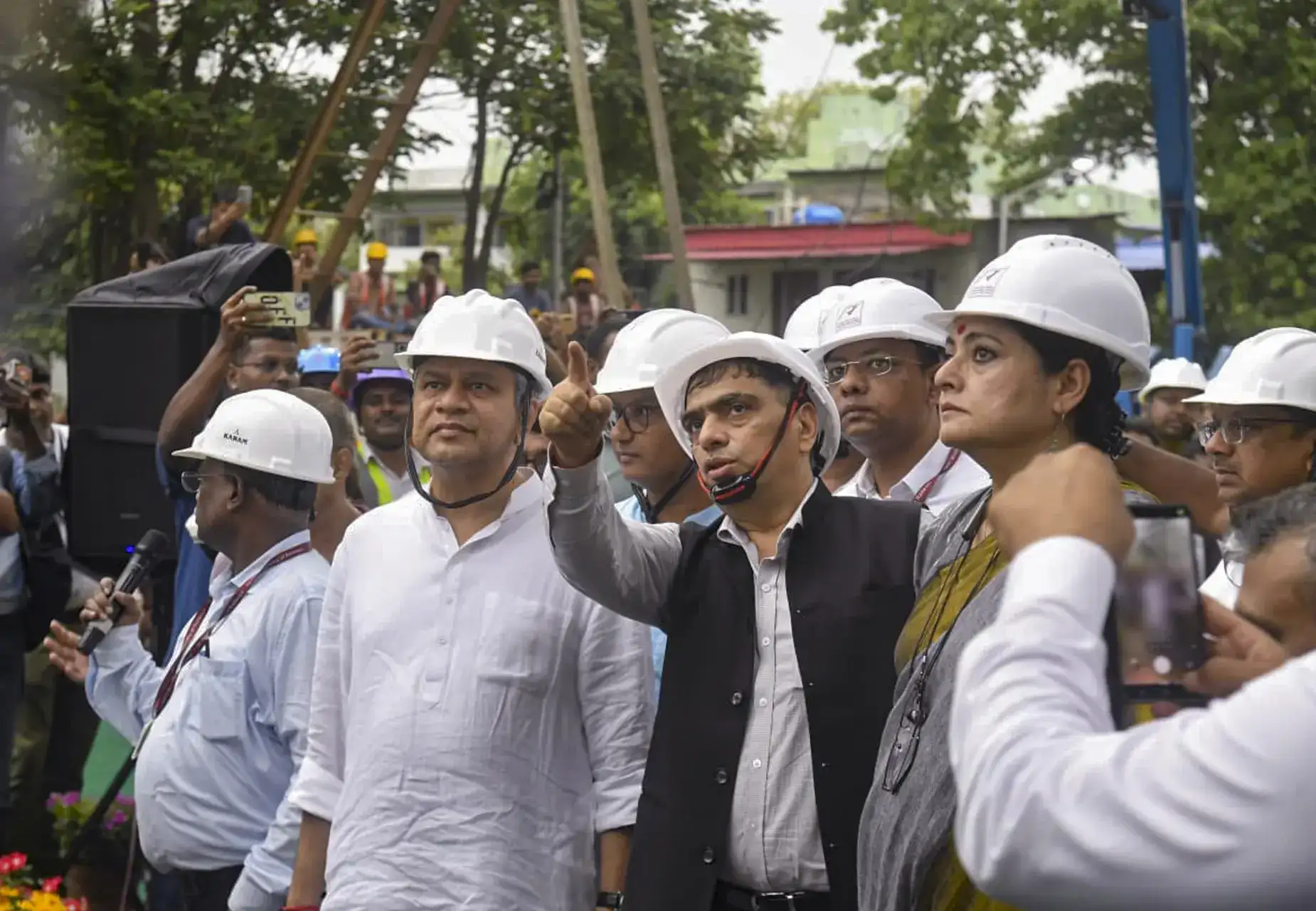Double-engine government to accelerate rail projects in West Bengal: Ashwini Vaishnaw