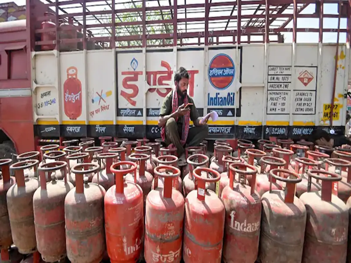 Domestic LPG cylinder gas price hiked by Rs 29: Check latest rates in Delhi, Mumbai, Kolkata, Chennai and other cities