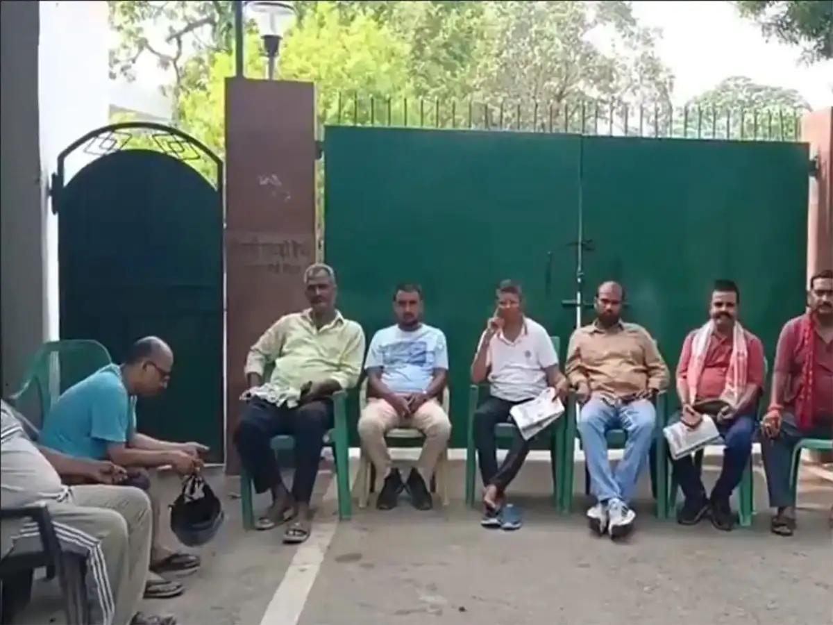RJD workers guard Rabri Devi's residence amid security withd