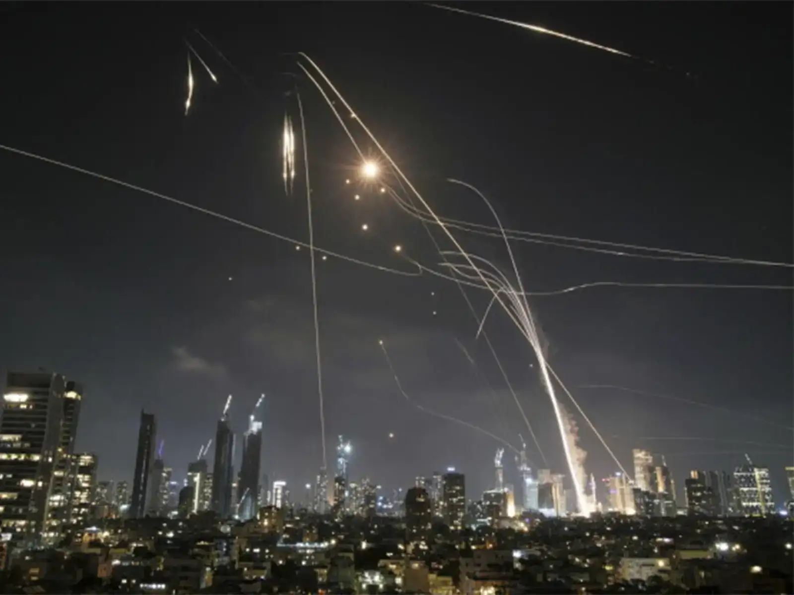 Iran launches missiles at Israel for first time since Mideas