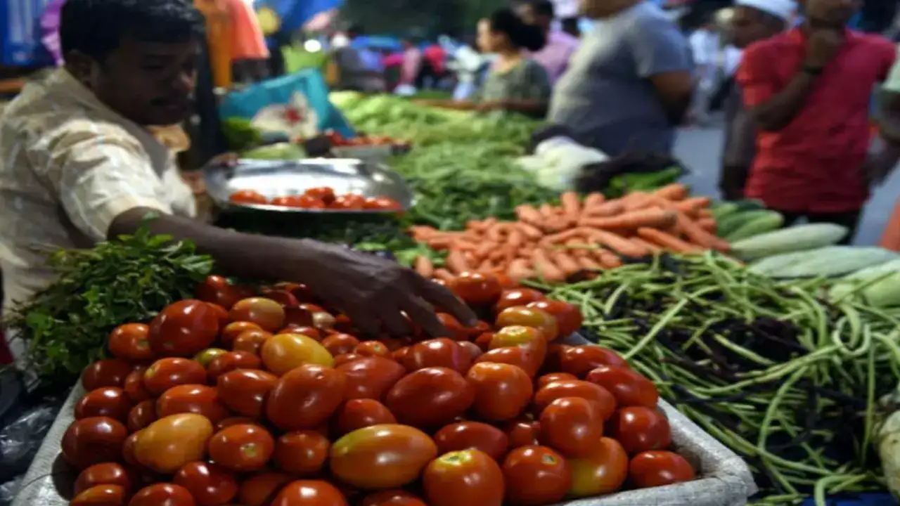 India inflation likely rose to 4% in May as food, fuel costs