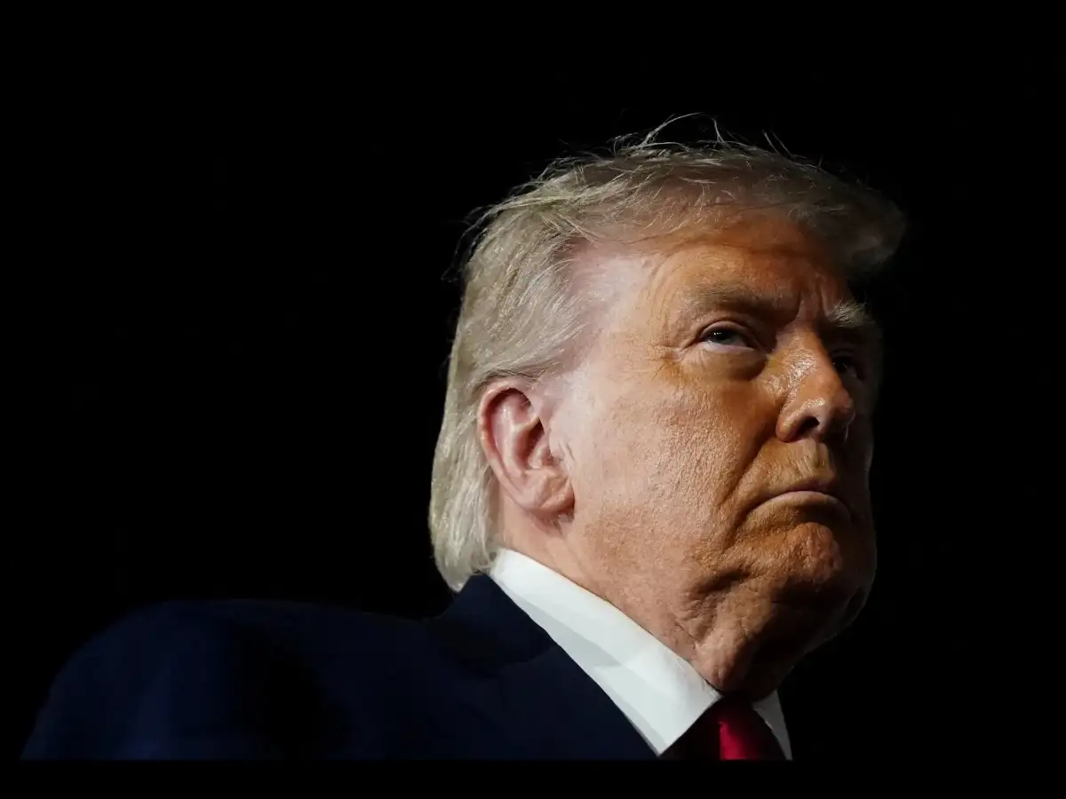 Trump says pilots safe after US Army Apache goes down near H