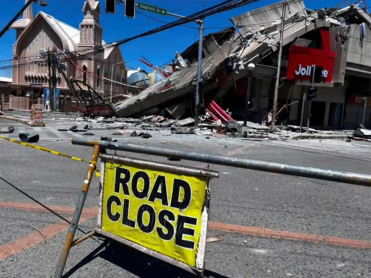 32,000 people displaced by the Philippine earthquake that ki