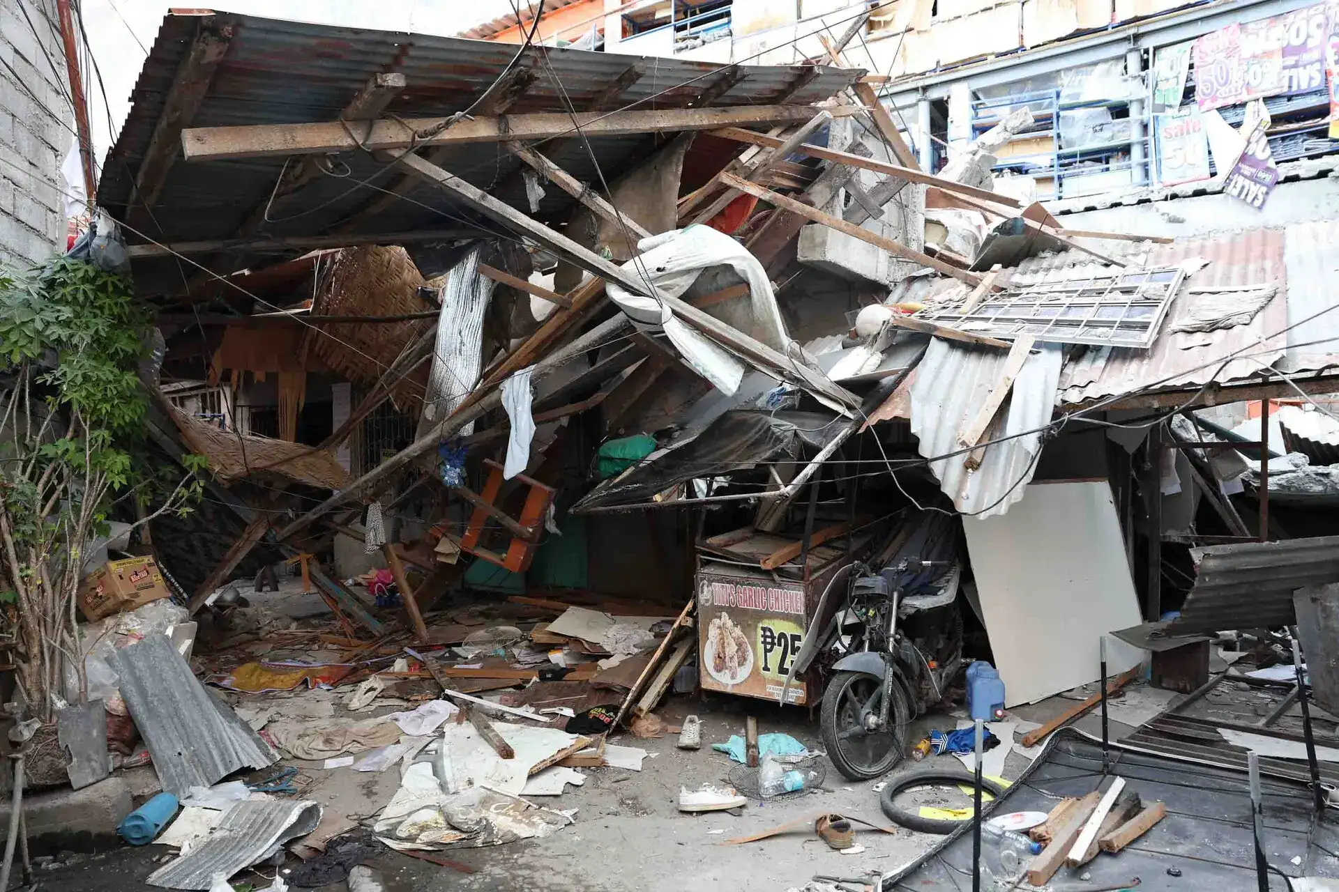 Philippines earthquake death toll rises to 46 as rescue effo