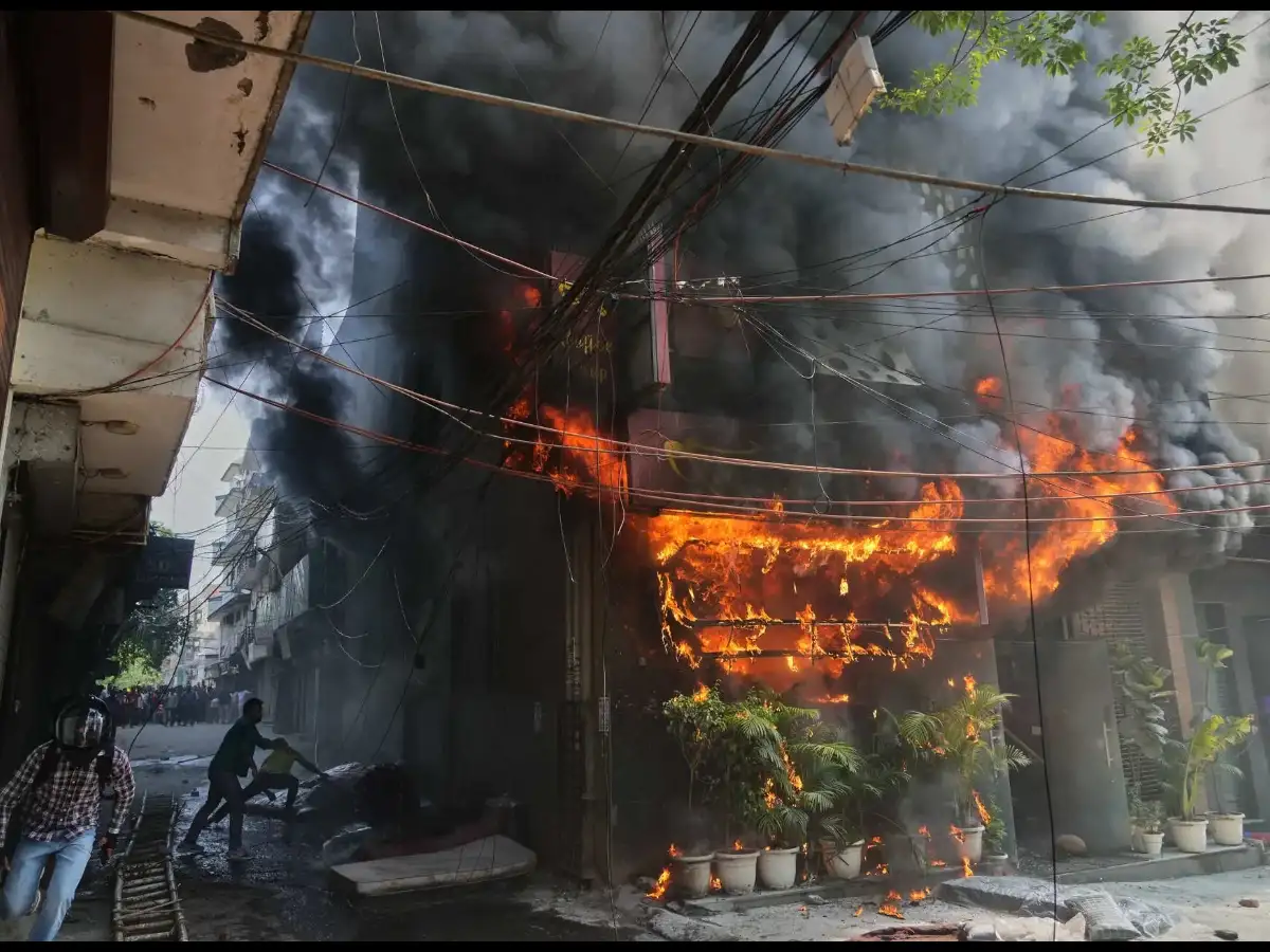 Alipore Zilla Parishad Office Fire: South 24 Parganas buildi