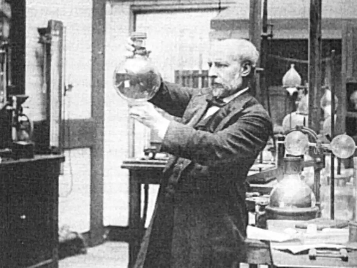 In 1893, a chemist was silvering double-walled glass for col