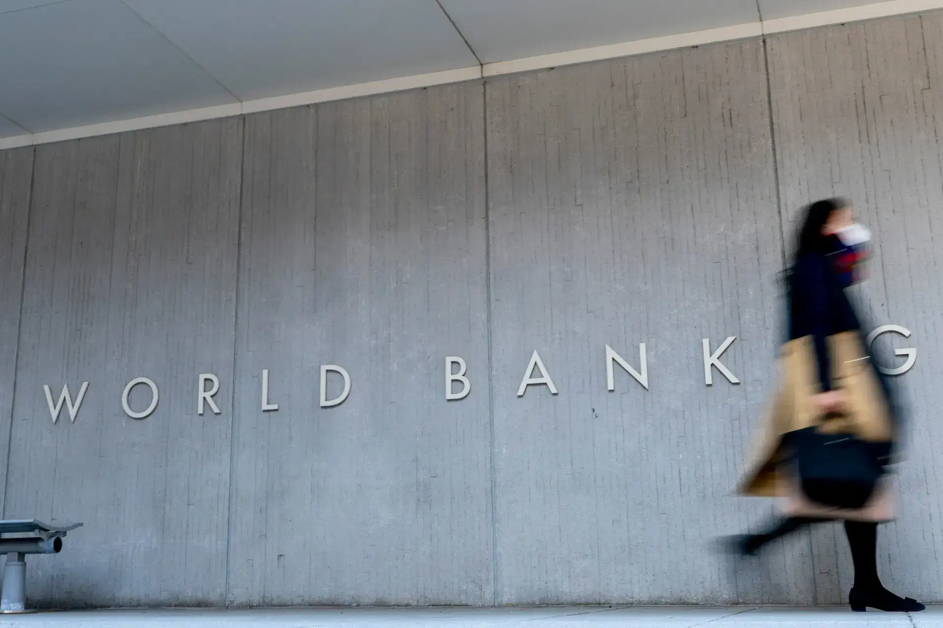 World Bank cuts global growth forecast to 2.5%; India seen g