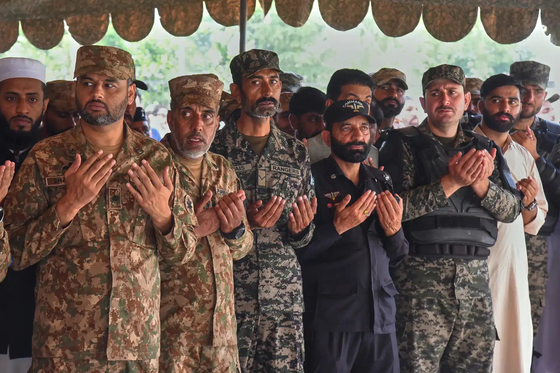 22 military personnel, including 3 officers, kille