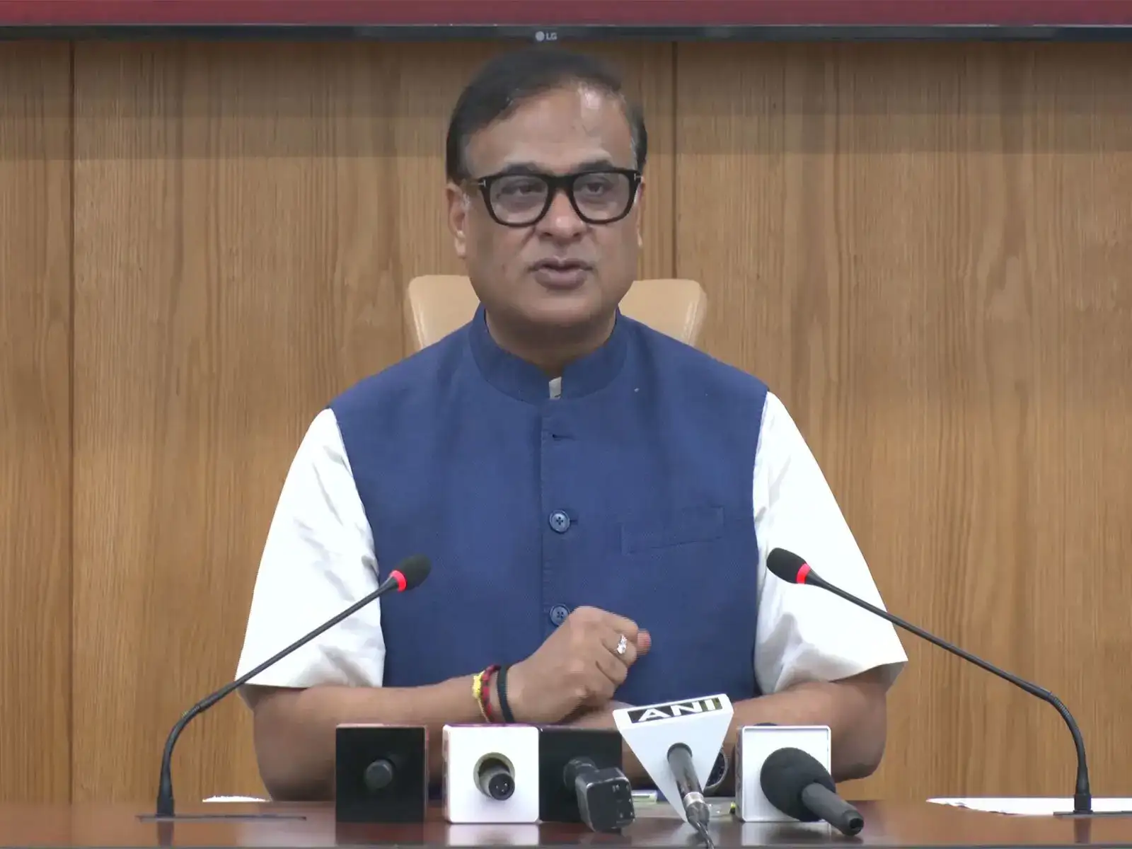 Assam Cabinet decides to stop Aadhaar issuance to those aged above 18: CM Himanta Biswa Sarma