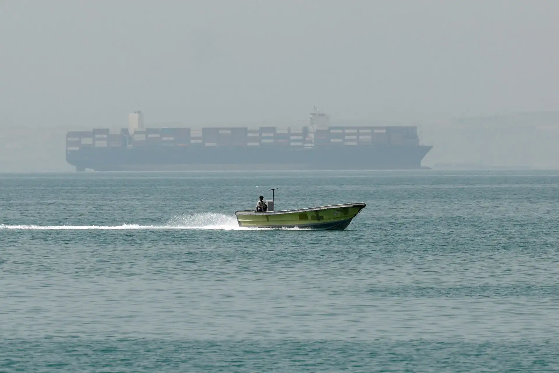 Shipowners seek clarity on Strait of Hormuz deal as 600 vessels eye exit
