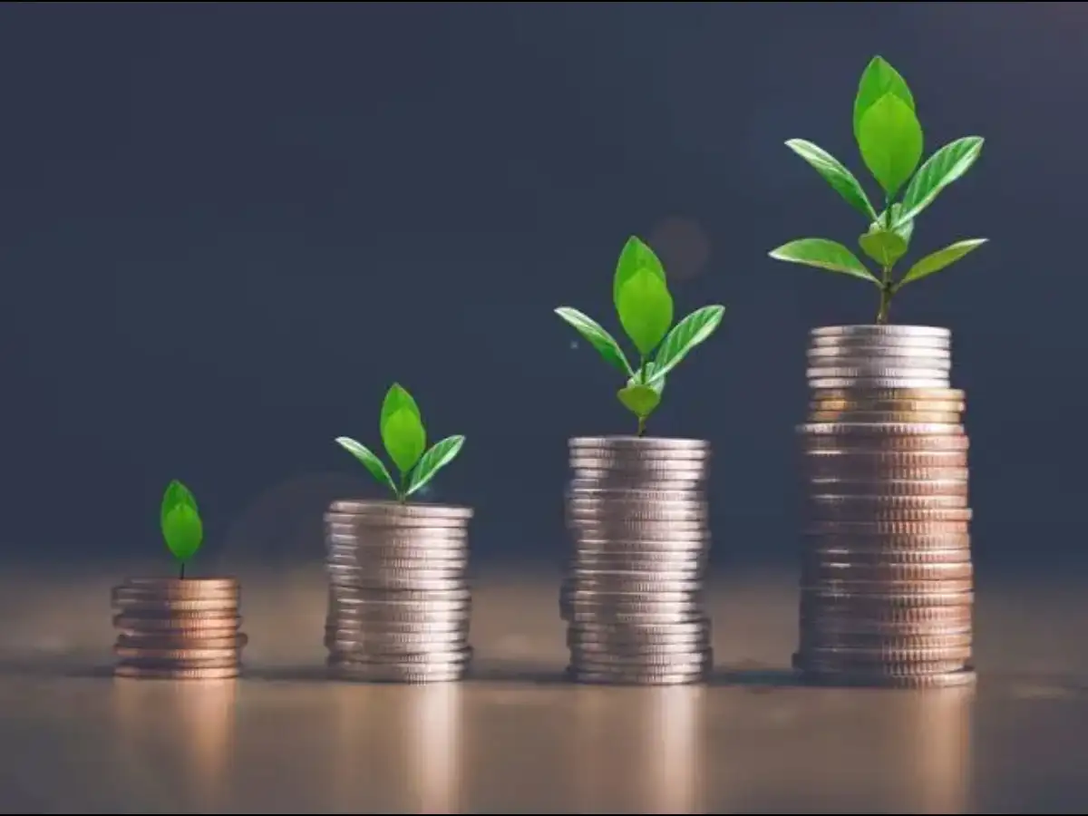 PSU banks see sharp jump in green deposits FY26; deploy funds for clean transport, renewable energy
