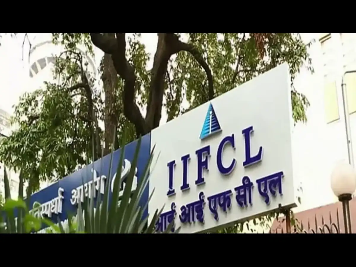 IIFCL plans $1 billion loan from overseas investors; in talks for $400 million ADB funding