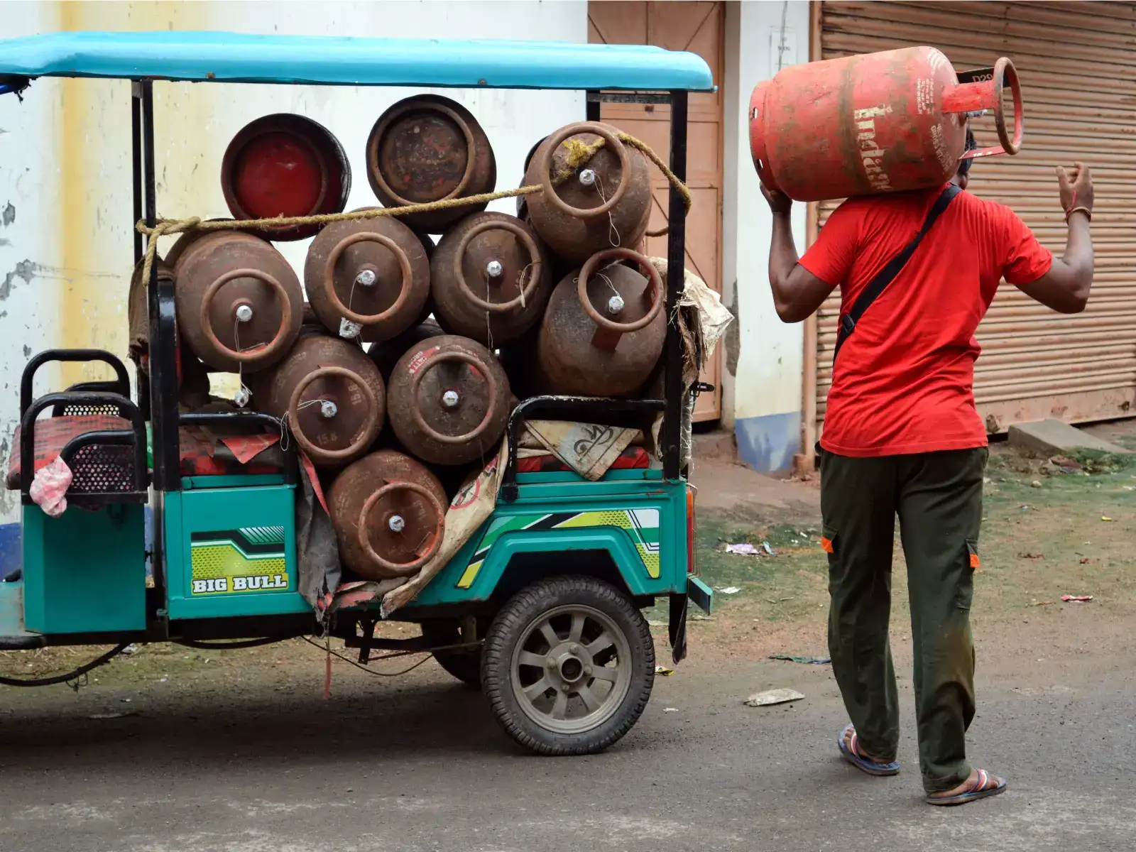 OMCs eye expanding LPG buffer to 30 days from national average of 18