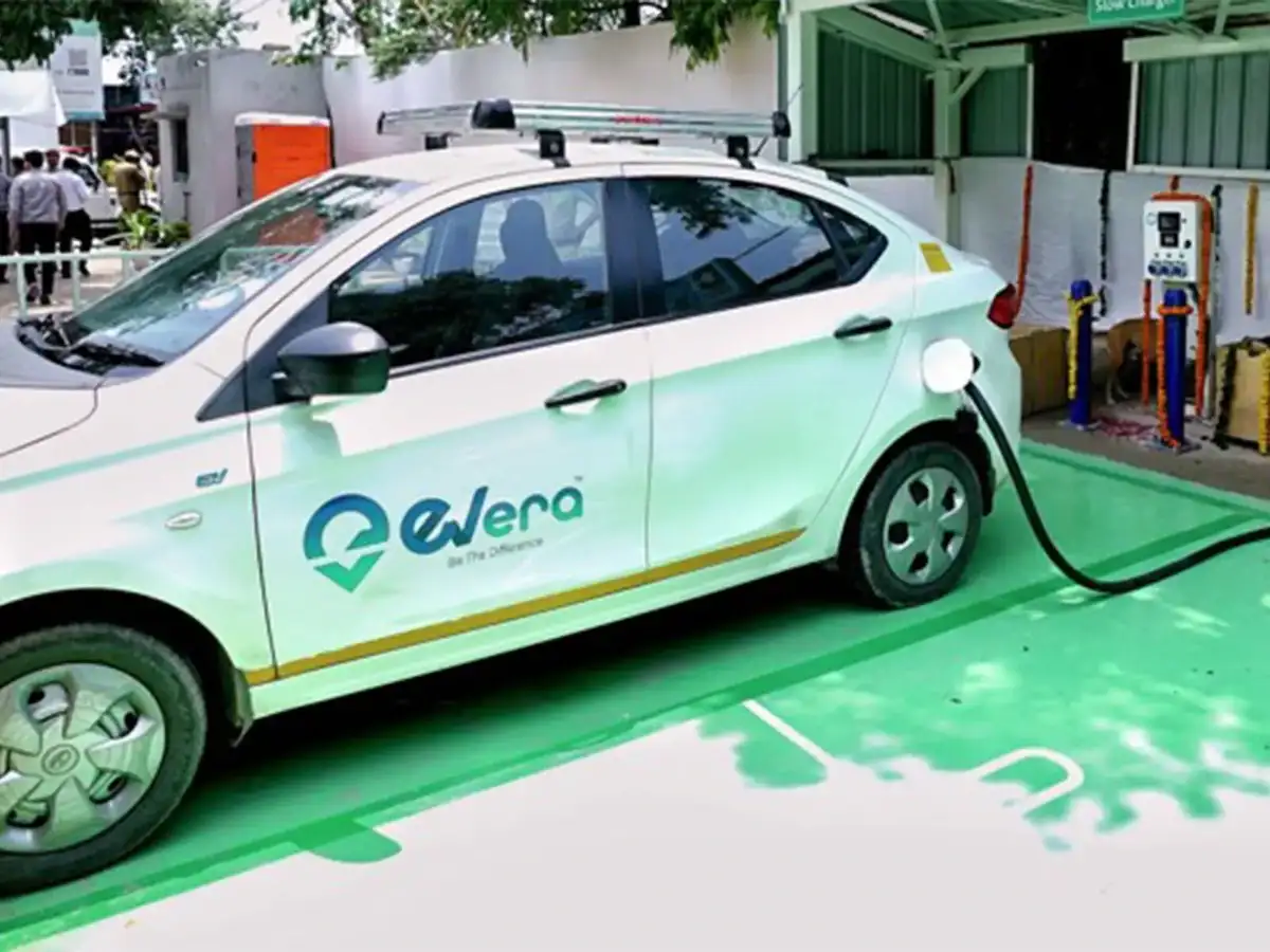 Rs 1 lakh crore on crude imports will be saved by 2030, as 35 lakh EVs will replace petrol vehicles: SBI Report