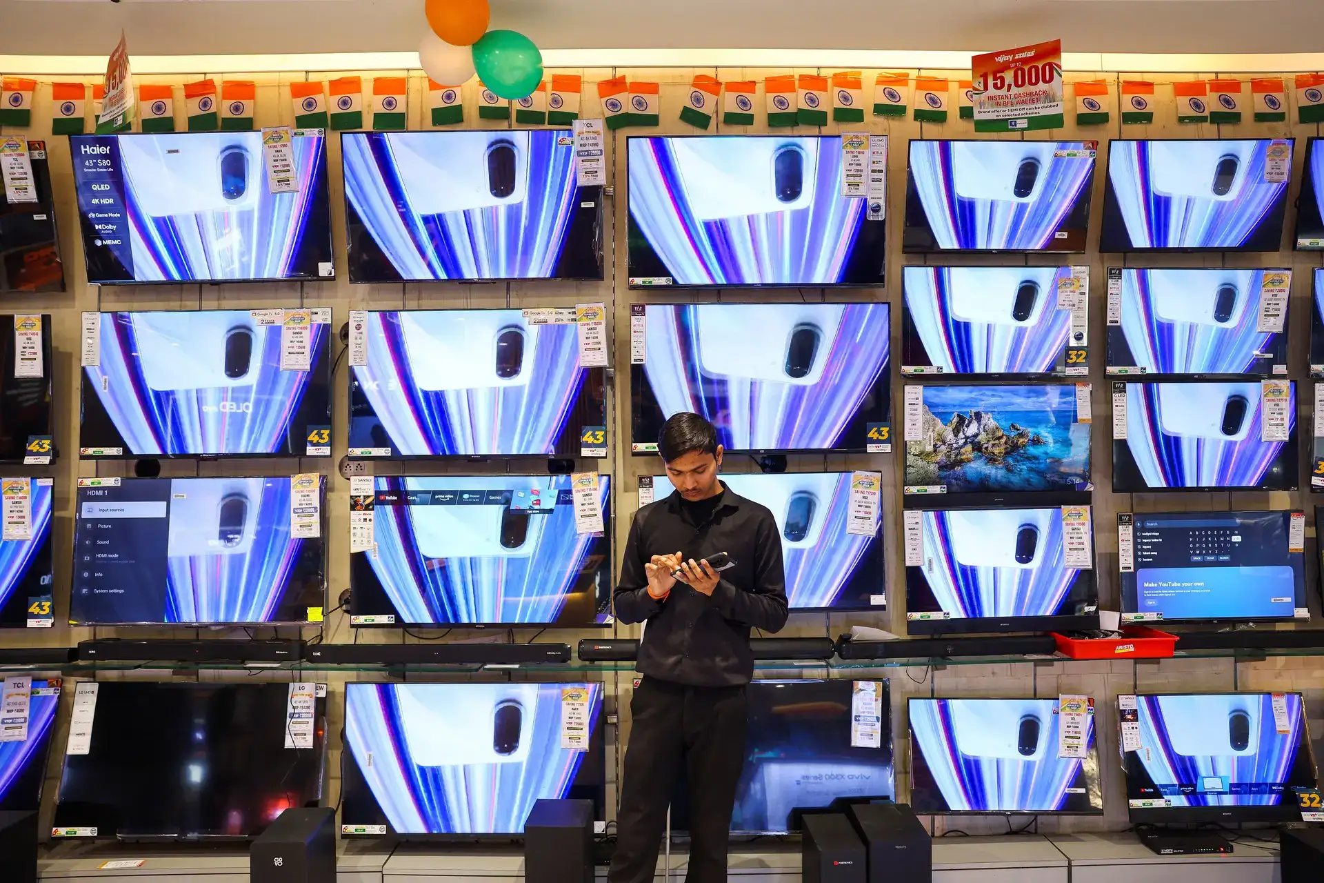 Consumer loans hit a record in Q1 amid steep rise in electronic goods prices